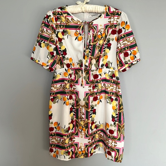 Summer  short sleeve mini  dress size 4 - Picture 1 of 10